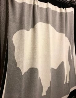 Wyoming Flag Blanket -Trudon shop IMG 4424