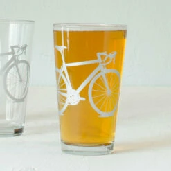 Bike Pint Glasses 12 Bike Pint Glasses -Trudon shop silver pint grande
